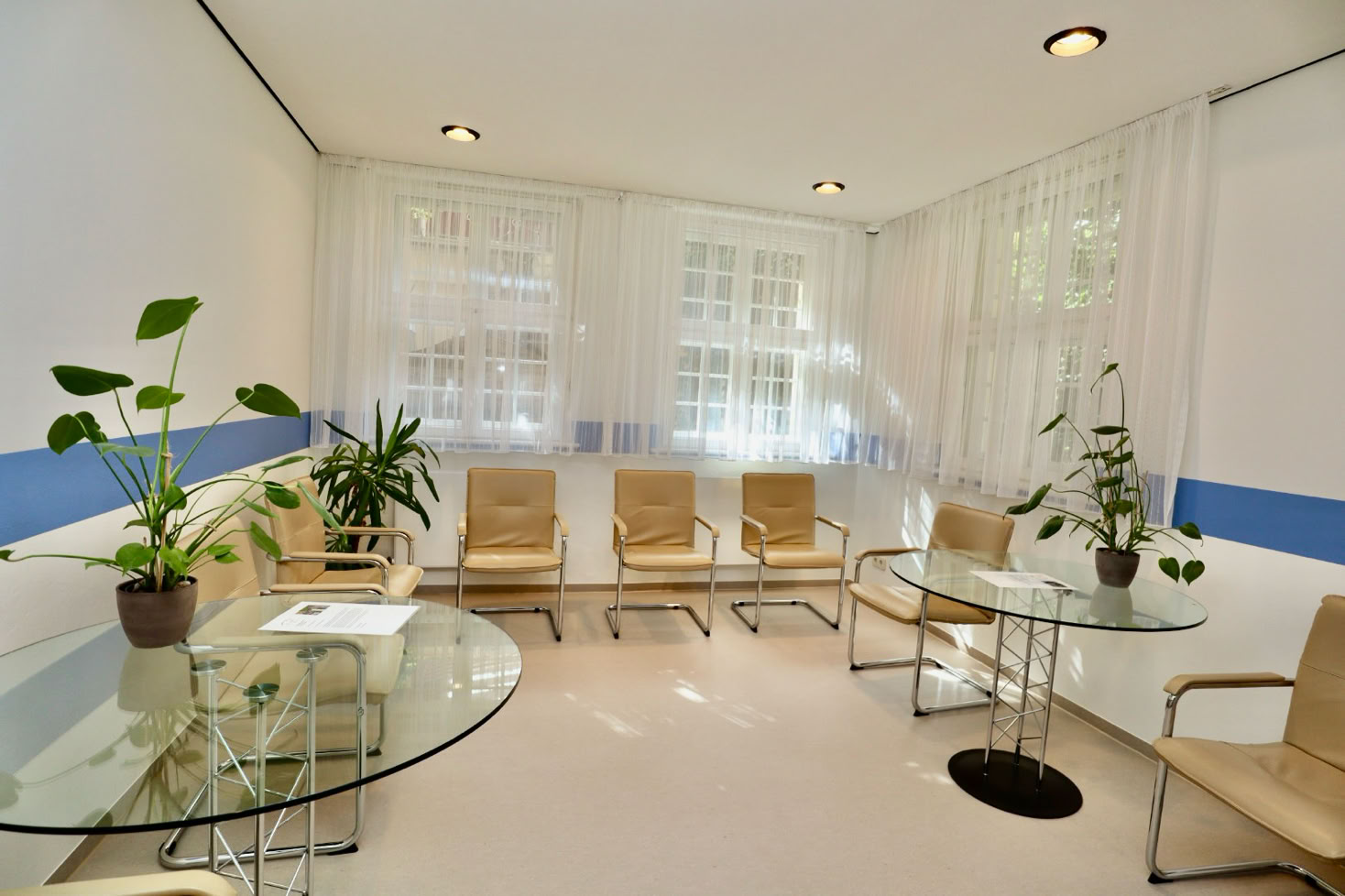 Wartebereich in der Praxis Kardiologie Herrsching 